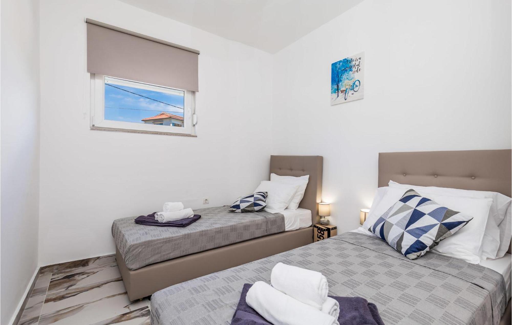 2 Bedroom Amazing Apartment In Рієка Екстер'єр фото