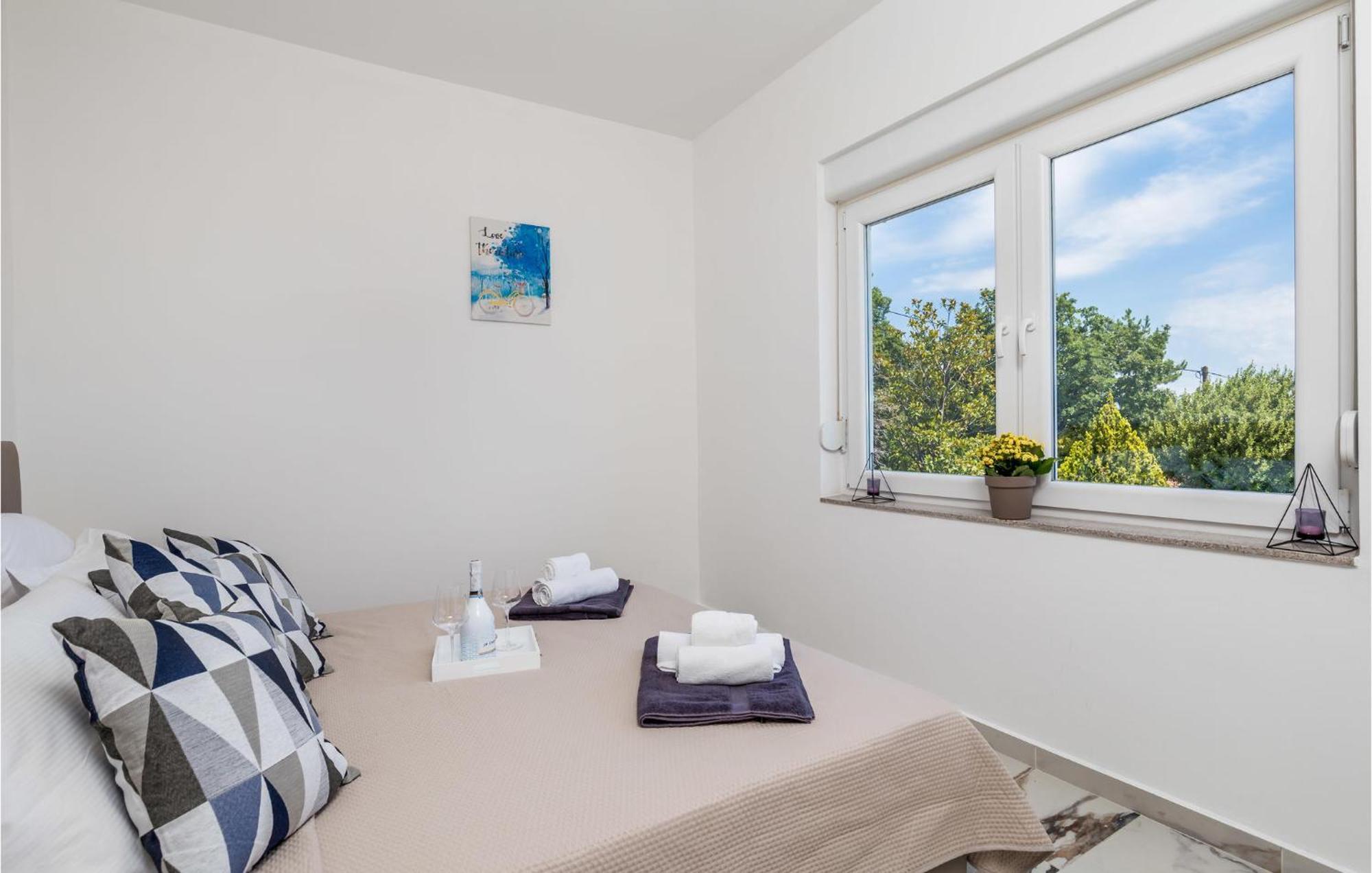 2 Bedroom Amazing Apartment In Рієка Екстер'єр фото